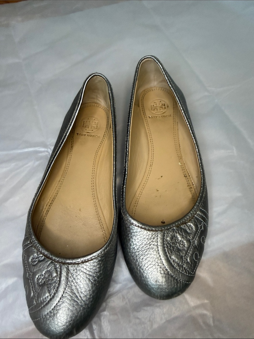 Tory Burch Metallic Silver Leather Logo Ballet Flats